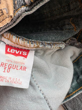 Load image into Gallery viewer, 90s Levi’s jeans (Age 10)
