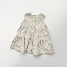 Load image into Gallery viewer, Winnie the Pooh dress (Age 4/6m)
