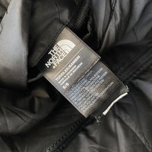 Load image into Gallery viewer, The North Face coat (Age 6)
