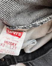 Load image into Gallery viewer, 90s Levi’s jeans (Age 8)
