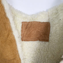 Load image into Gallery viewer, 90s Sherpa vest (Age 4/6)
