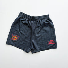 Load image into Gallery viewer, 1995/96 Manchester United full kit (Age 8/10)
