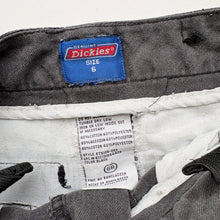 Load image into Gallery viewer, Dickies shorts (Age 6)

