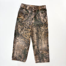 Load image into Gallery viewer, Carhartt carpenter camo jeans (Age 6)
