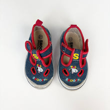 Load image into Gallery viewer, Snoopy Sandals (Size 4.5)
