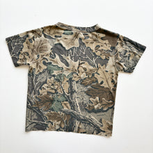 Load image into Gallery viewer, Camo Deer  Print t-shirt (Age 8/10)
