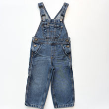 Load image into Gallery viewer, Oshkosh dungarees (Age 3)
