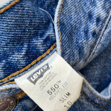 Load image into Gallery viewer, 90s Levi’s 550 denim shorts (Age 10)
