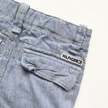 Load image into Gallery viewer, Tommy Hilfiger shorts (Age 6)
