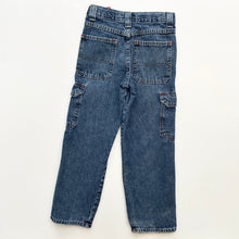 Load image into Gallery viewer, Wrangler cargo jeans (Age 7)
