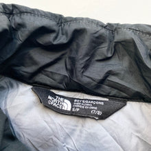 Load image into Gallery viewer, The North Face puffa coat (Age 7/8)
