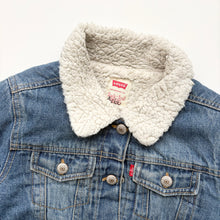 Load image into Gallery viewer, Levi’s sherpa lined denim jacket (Age 6/7) )
