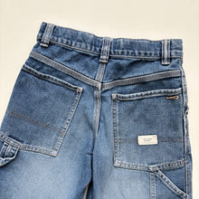 Load image into Gallery viewer, Gap Carpenter shorts (Age 8)
