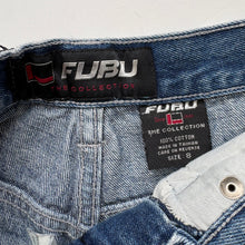 Load image into Gallery viewer, 90s Fubu denim shorts (Age 8)
