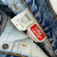 Load image into Gallery viewer, 90s Levi’s 550 jeans (Age 6)
