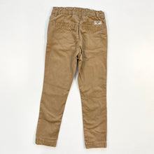 Load image into Gallery viewer, OshKosh trousers (Age 6)
