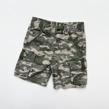 Load image into Gallery viewer, Carhartt cargo shorts (Age 4)
