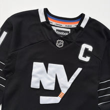 Load image into Gallery viewer, NHL New York Islanders jersey (Age 10/12)
