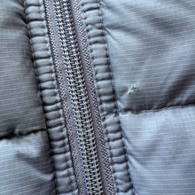 Load image into Gallery viewer, Patagonia puffa coat Age 3/4)
