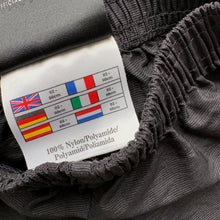 Load image into Gallery viewer, 00s Umbro Manchester United shorts (Age 2/3)
