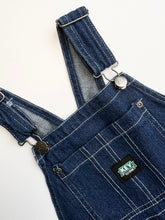 Load image into Gallery viewer, 90s Denim dungarees (Age 6/7)
