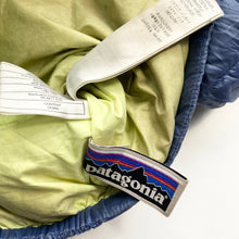 Load image into Gallery viewer, Patagonia puffa coat (Age 4)
