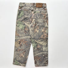 Load image into Gallery viewer, Wrangler Camo jeans (Age 6/7)
