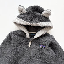 Load image into Gallery viewer, Patagonia sherpa fleece (Age 12/18m)
