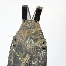 Load image into Gallery viewer, Camo dungarees (Age 6/7)
