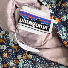 Load image into Gallery viewer, Patagonia floral puffa jacket (Age 4)
