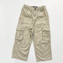 Load image into Gallery viewer, OshKosh cargo trousers (Age 6)
