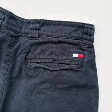 Load image into Gallery viewer, 90s Tommy Hilfiger shorts (Age 8
