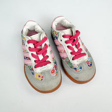 Load image into Gallery viewer, Adidas Samba Trainers (Size 6)
