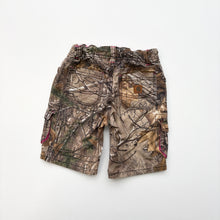 Load image into Gallery viewer, Carhartt shorts (Age 6)
