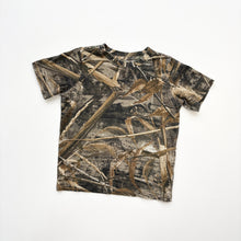 Load image into Gallery viewer, Camo t-shirt (Age 6/8)

