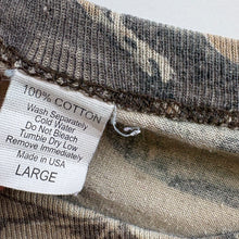 Load image into Gallery viewer, Camo Deer  Print t-shirt (Age 8/10)
