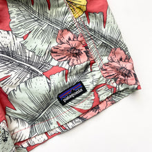 Load image into Gallery viewer, Patagonia shorts (Age 7/8)
