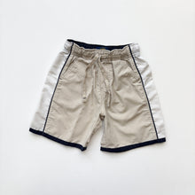 Load image into Gallery viewer, OshKosh shorts (Age 4)
