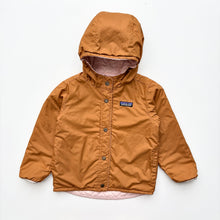 Load image into Gallery viewer, Patagonia reversible coat (Age 4)
