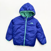 Load image into Gallery viewer, The North Face reversible coat (Age 4)
