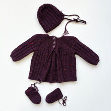 Load image into Gallery viewer, Vintage Hand Knitted Set (Age 3/6m)
