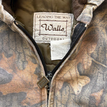 Load image into Gallery viewer, Camo Workwead jacket (Age 3)
