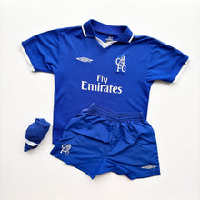 Load image into Gallery viewer, 2001/02 Chelsea kit (Age 3/4)

