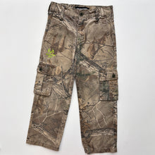 Load image into Gallery viewer, Camo cargos (Age 6/7)
