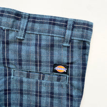 Load image into Gallery viewer, Dickies shorts (Age 5)
