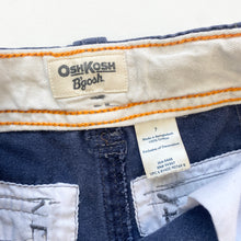 Load image into Gallery viewer, OshKosh cargo shorts (Age 7)

