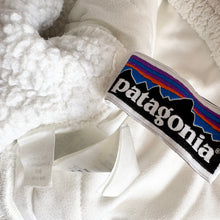 Load image into Gallery viewer, Patagonia sherpa fleece (Age 12)
