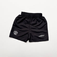 Load image into Gallery viewer, 00s Umbro Manchester United shorts (Age 2/3)
