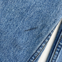 Load image into Gallery viewer, 90s Levi’s 550 jeans (Age 8)
