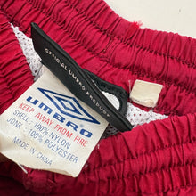 Load image into Gallery viewer, 00s Umbro shorts (Age 10/12)
